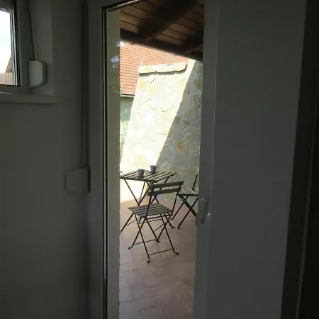 Mediterran Vendeghaz Гостевой дом Веленце